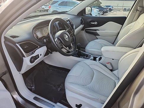 Used 2019 Jeep Cherokee Limited w/ Technology Group image 10