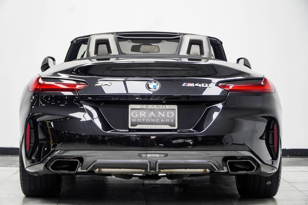 Used 2024 BMW Z4 M40i w/ Premium Package RWD image 18