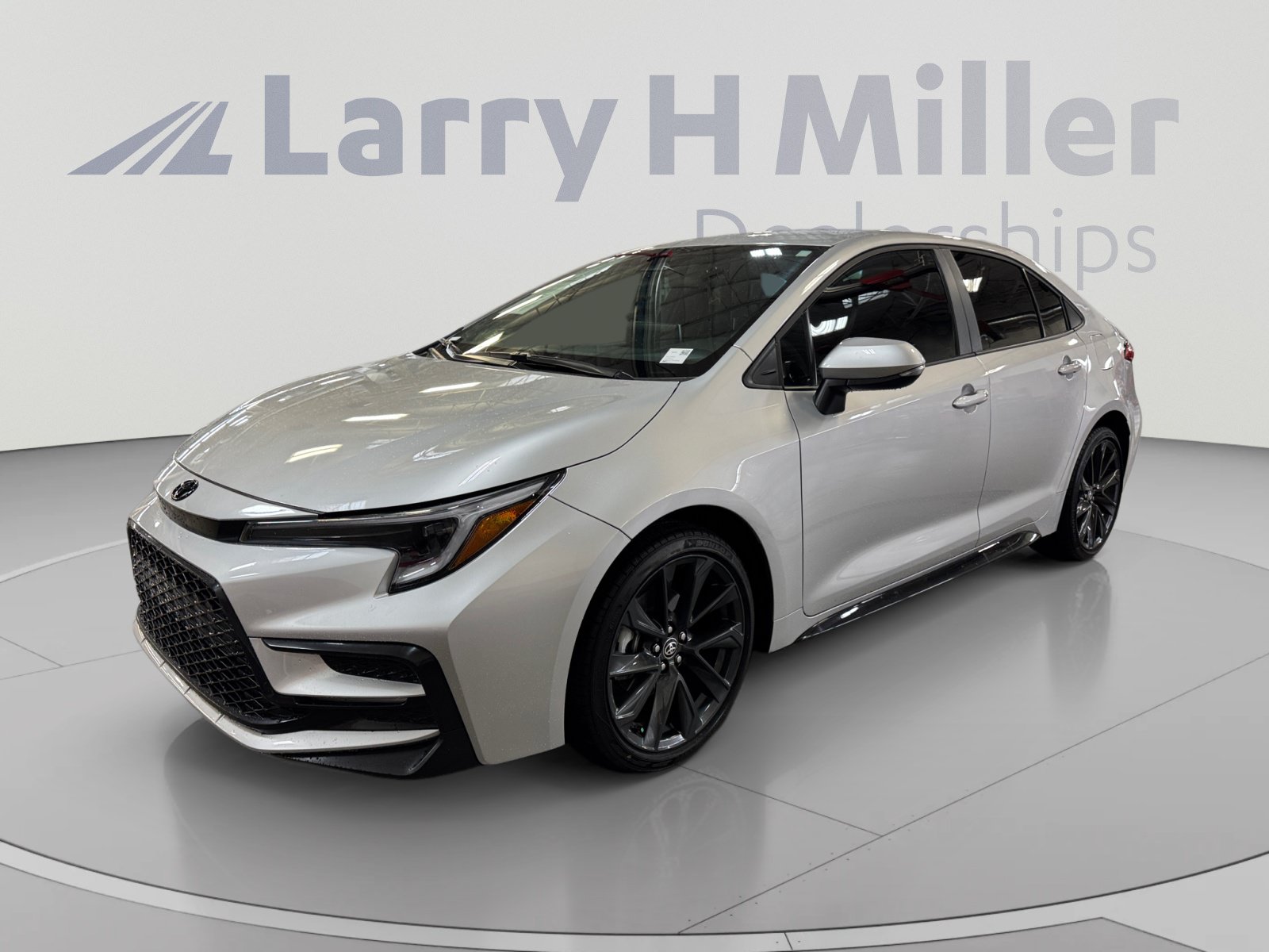 Certified 2026 Toyota Corolla SE w/ SE Package FWD image 1