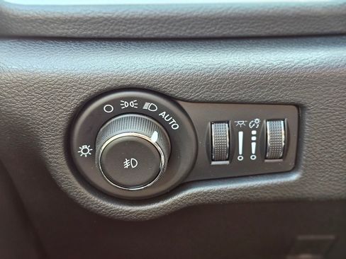 New 2026 Chrysler Pacifica Select image 18