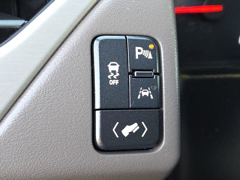 Used 2020 GMC Yukon Denali w/ Open Road Package image 27