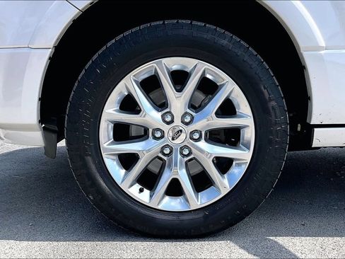 Used 2017 Ford Expedition EL Limited w/ Equipment Group 301A AWD/4WD image 34