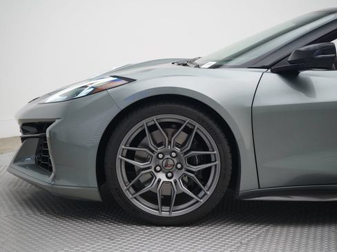 Used 2023 Chevrolet Corvette Z06 RWD image 4