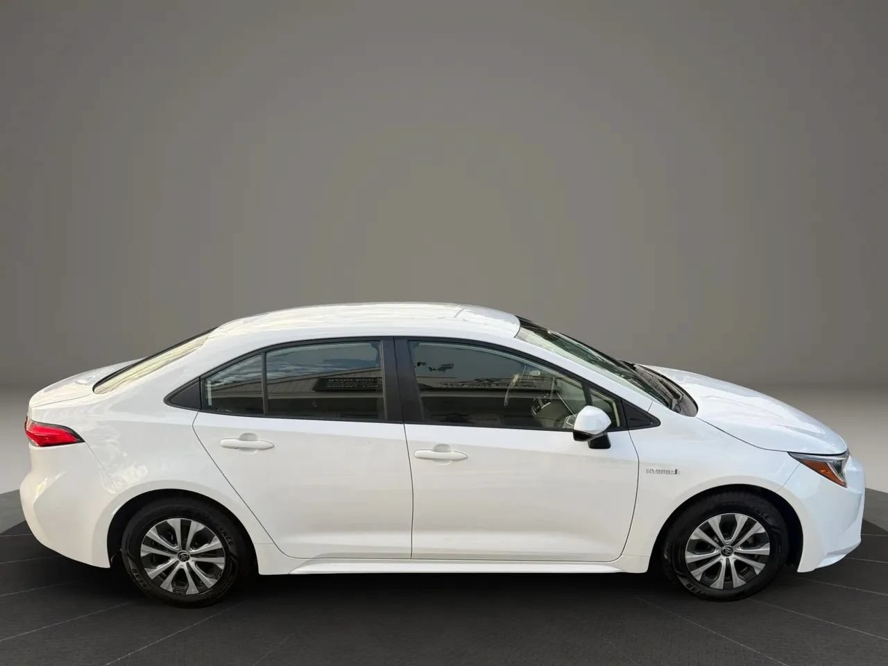 Used 2021 Toyota Corolla LE FWD image 6