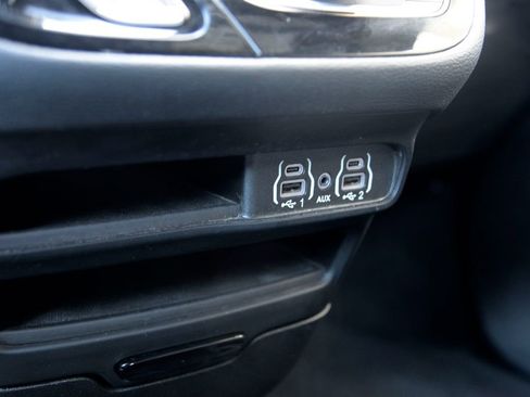 Used 2021 Chrysler Pacifica Touring w/ S Appearance Package image 25