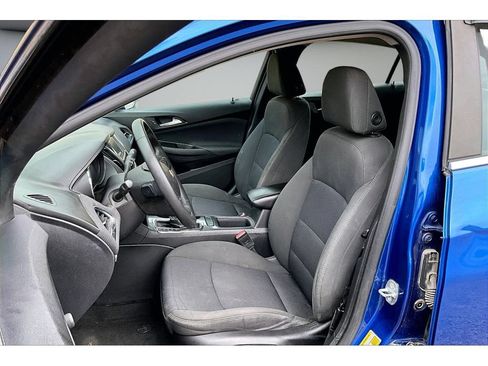 Used 2018 Chevrolet Cruze LT w/ Convenience Package FWD image 34