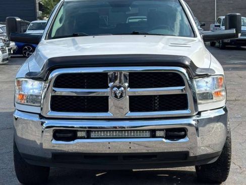Used 2018 RAM 2500 Tradesman w/ Chrome Appearance Group AWD/4WD image 3