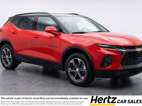 Used 2025 Chevrolet Blazer LT image 1