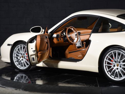 Used 2009 Porsche 911 Carrera S RWD image 15