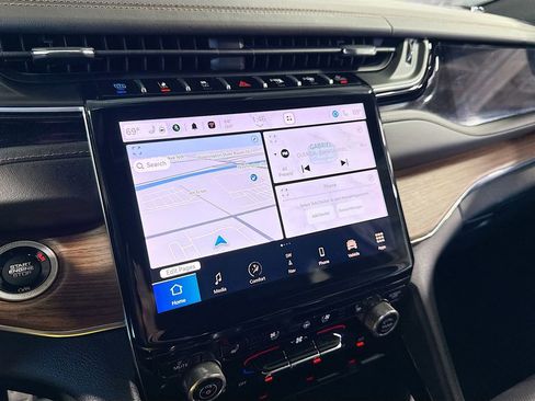 Used 2023 Jeep Grand Cherokee Summit w/ Advanced Protech Group IV AWD/4WD image 23