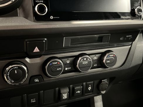 Used 2023 Toyota Tacoma TRD Sport image 16