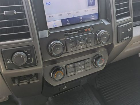Used 2022 Ford F250 XL w/ Power Equipment Group AWD/4WD image 8