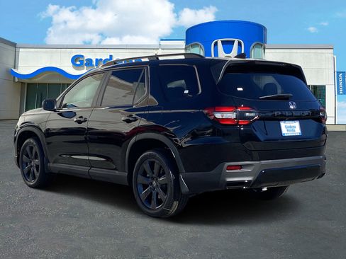 New 2026 Honda Pilot Sport image 4