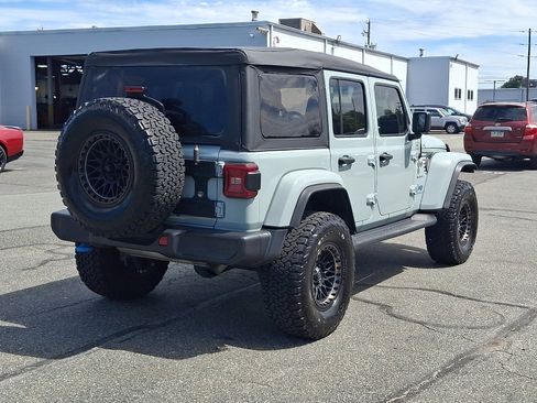 Used 2023 Jeep Wrangler Unlimited Sahara w/ Cold Weather Group AWD/4WD image 6