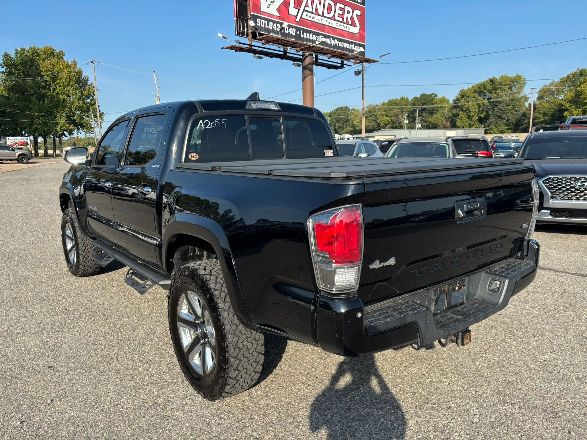 Used 2016 Toyota Tacoma Limited w/ Towing Package AWD/4WD image 3