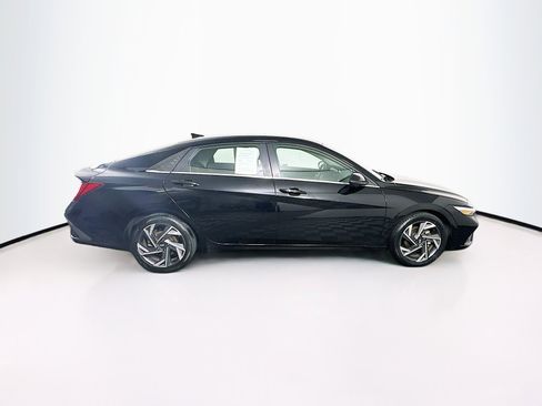Used 2024 Hyundai Elantra Limited FWD image 10