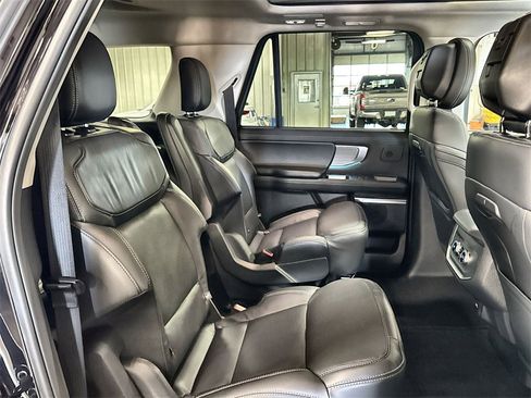 New 2026 Ford Expedition Max Platinum w/ Driver's Package image 32