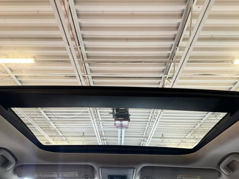 Used 2025 Honda Pilot Elite image 28