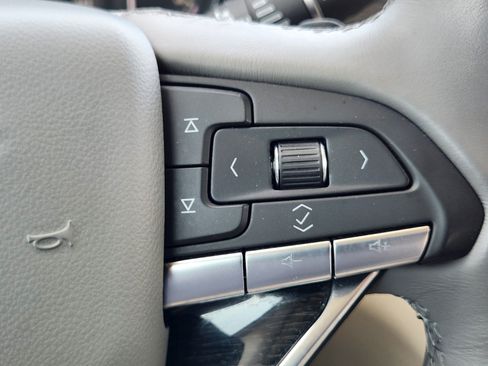 Used 2021 Cadillac XT6 Premium Luxury FWD image 25