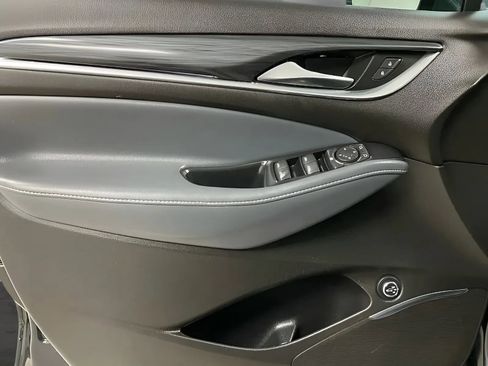 Used 2021 Buick Enclave Preferred FWD image 9