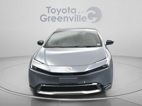 Used 2024 Toyota Prius XLE FWD image 21