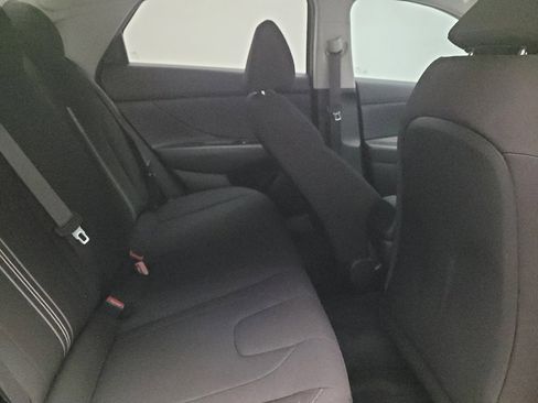 Used 2024 Hyundai Elantra SEL FWD image 19
