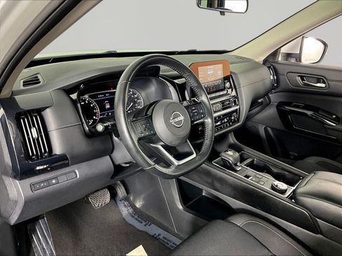 Used 2022 Nissan Pathfinder SV AWD/4WD image 17