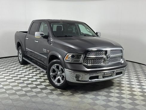 Used 2016 RAM 1500 Laramie w/ Convenience Group AWD/4WD image 2