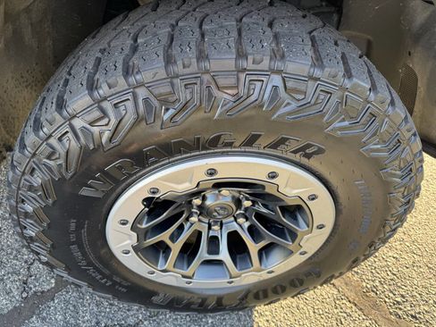 Used 2021 RAM 1500 TRX w/ TRX Lanuch Edition image 23