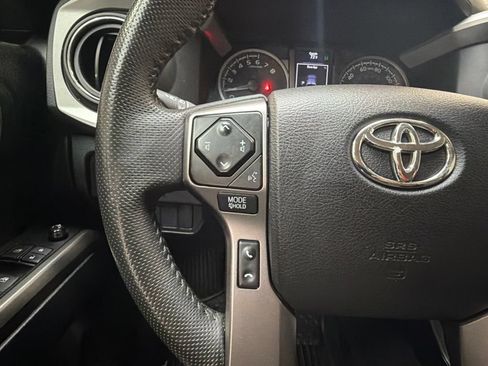 Used 2021 Toyota Tacoma SR5 RWD image 16
