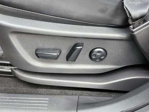 Used 2023 Nissan Ariya FWD image 27