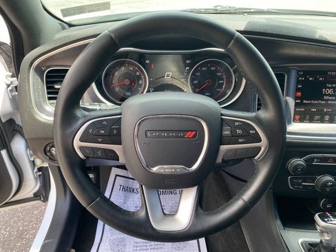 Used 2016 Dodge Charger SXT RWD image 13
