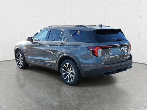 New 2026 Ford Explorer ST-Line image 5