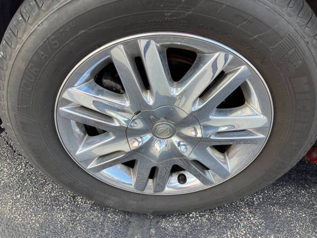 Used 2009 Chrysler Town & Country Limited w/ Entertainment Group #3 FWD image 26