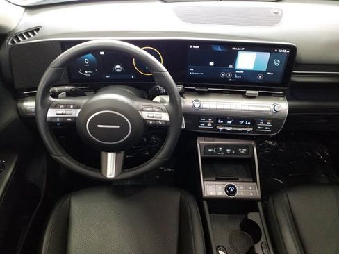 Certified 2025 Hyundai Kona Limited AWD/4WD image 3