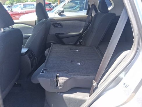 Used 2023 Nissan Rogue S FWD image 15