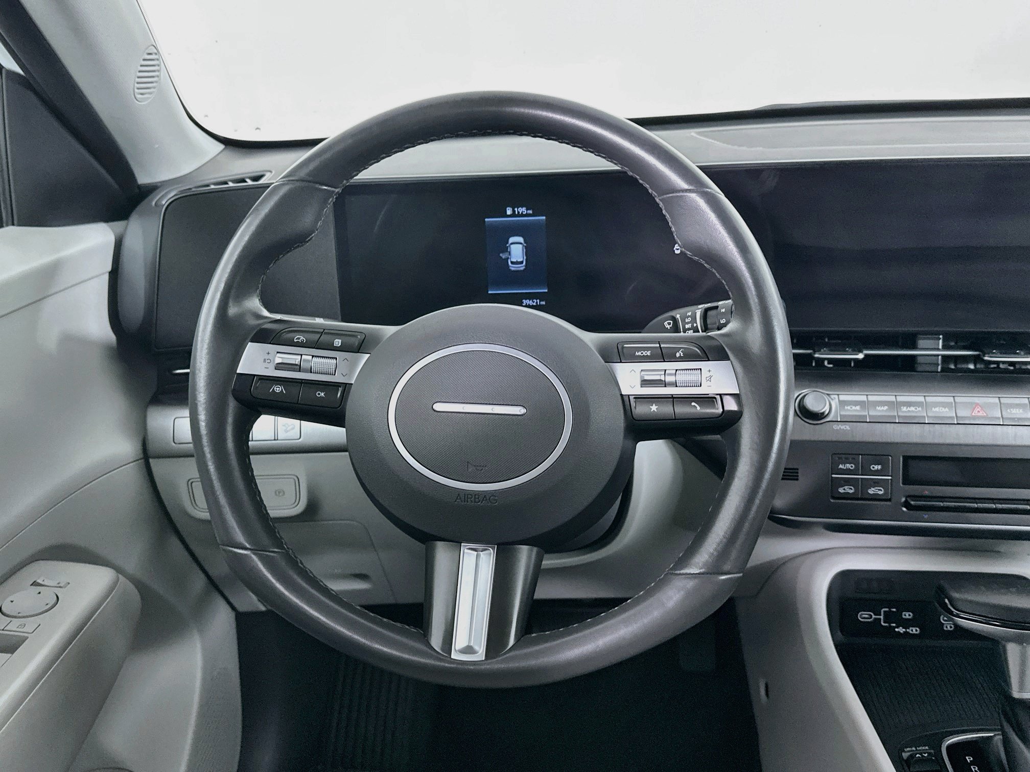 Used 2025 Hyundai Kona SEL FWD image 18