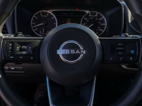 Used 2024 Nissan Rogue SV image 25