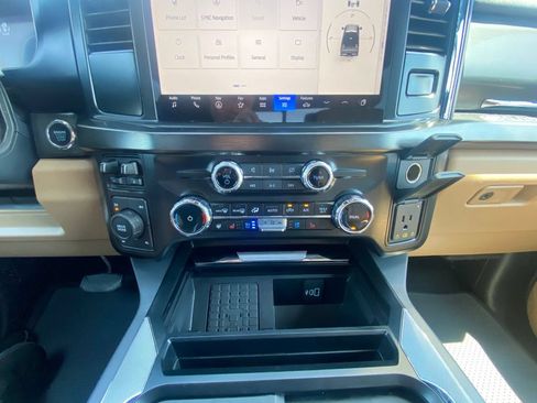 Used 2024 Ford F250 Lariat w/ Black Appearance Package AWD/4WD image 17