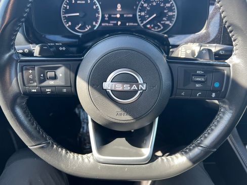 Used 2022 Nissan Pathfinder SV image 19