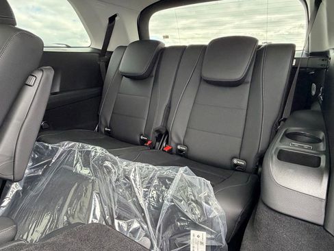 New 2026 Mercedes-Benz GLS 450 4MATIC image 31