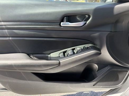 Used 2024 Nissan Altima 2.5 SV image 20