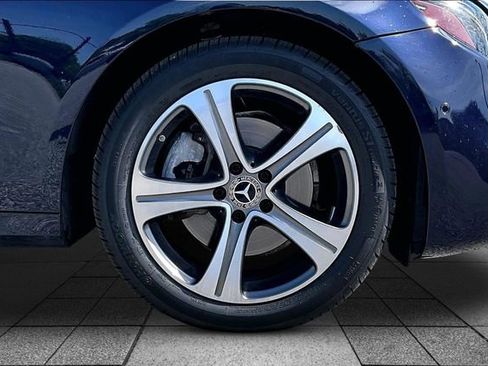 Used 2019 Mercedes-Benz E 300 4MATIC image 37