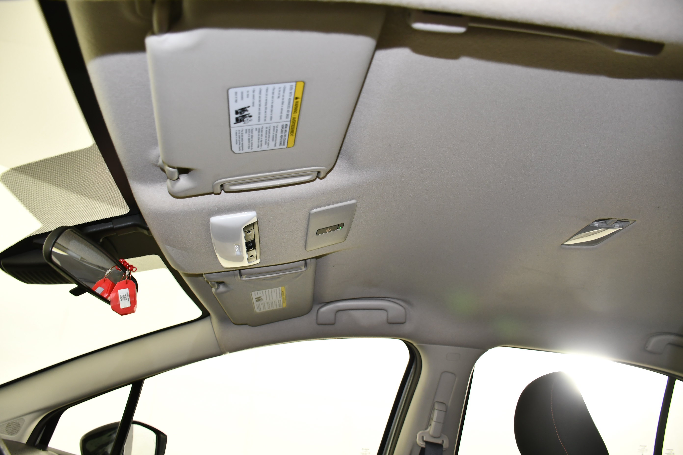 Used 2024 Nissan Versa SR FWD image 35