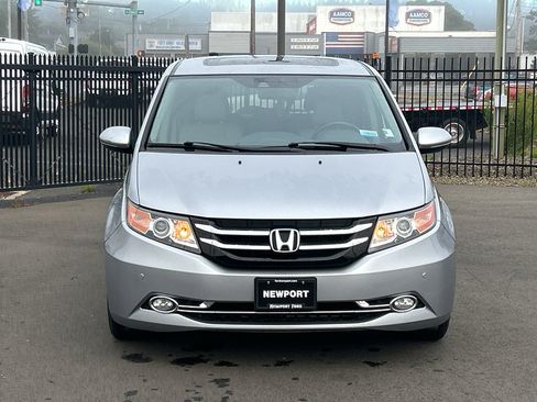 Used 2016 Honda Odyssey Touring Elite image 2