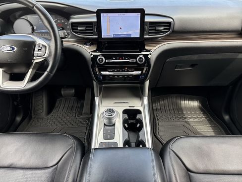 Used 2022 Ford Explorer Limited image 15