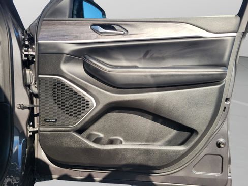 Used 2022 Jeep Grand Cherokee L Limited image 33