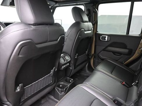 New 2026 Jeep Gladiator Sport AWD/4WD image 10
