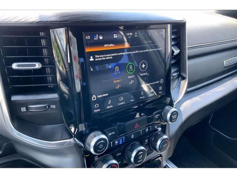Used 2023 RAM 1500 Laramie AWD/4WD image 7