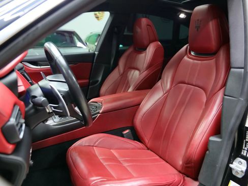Used 2018 Maserati Levante S GranSport image 24